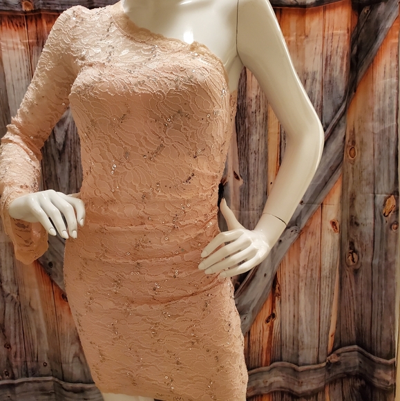 Pink dress - Picture 2 of 4